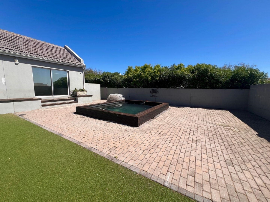 4 Bedroom Property for Sale in Country Club Western Cape